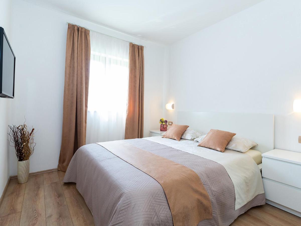 Villa Gioia Apartment With Terrace Porec Ngoại thất bức ảnh