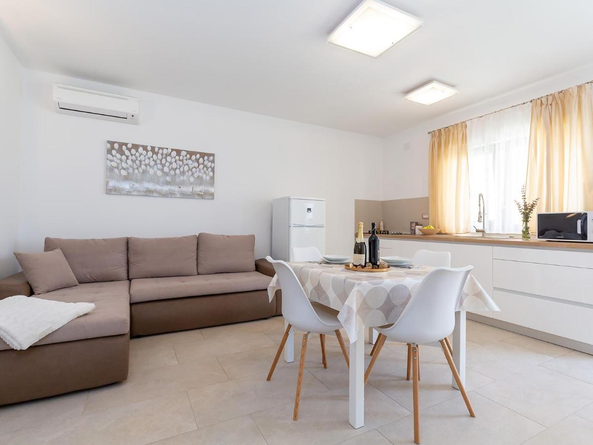 Villa Gioia Apartment With Terrace Porec Ngoại thất bức ảnh