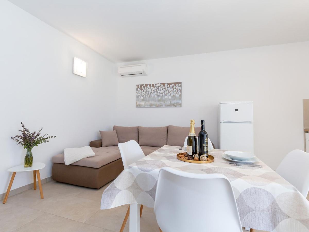 Villa Gioia Apartment With Terrace Porec Ngoại thất bức ảnh